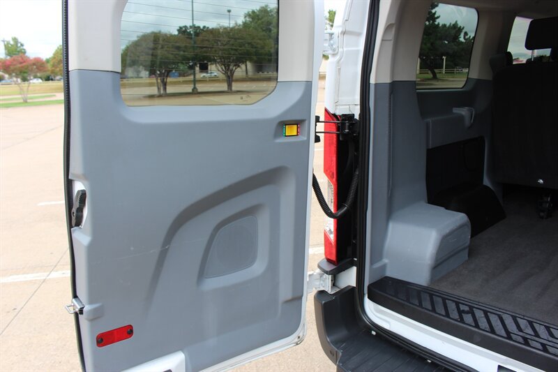 Used 2018 Ford Transit 150 XL RWD image 13