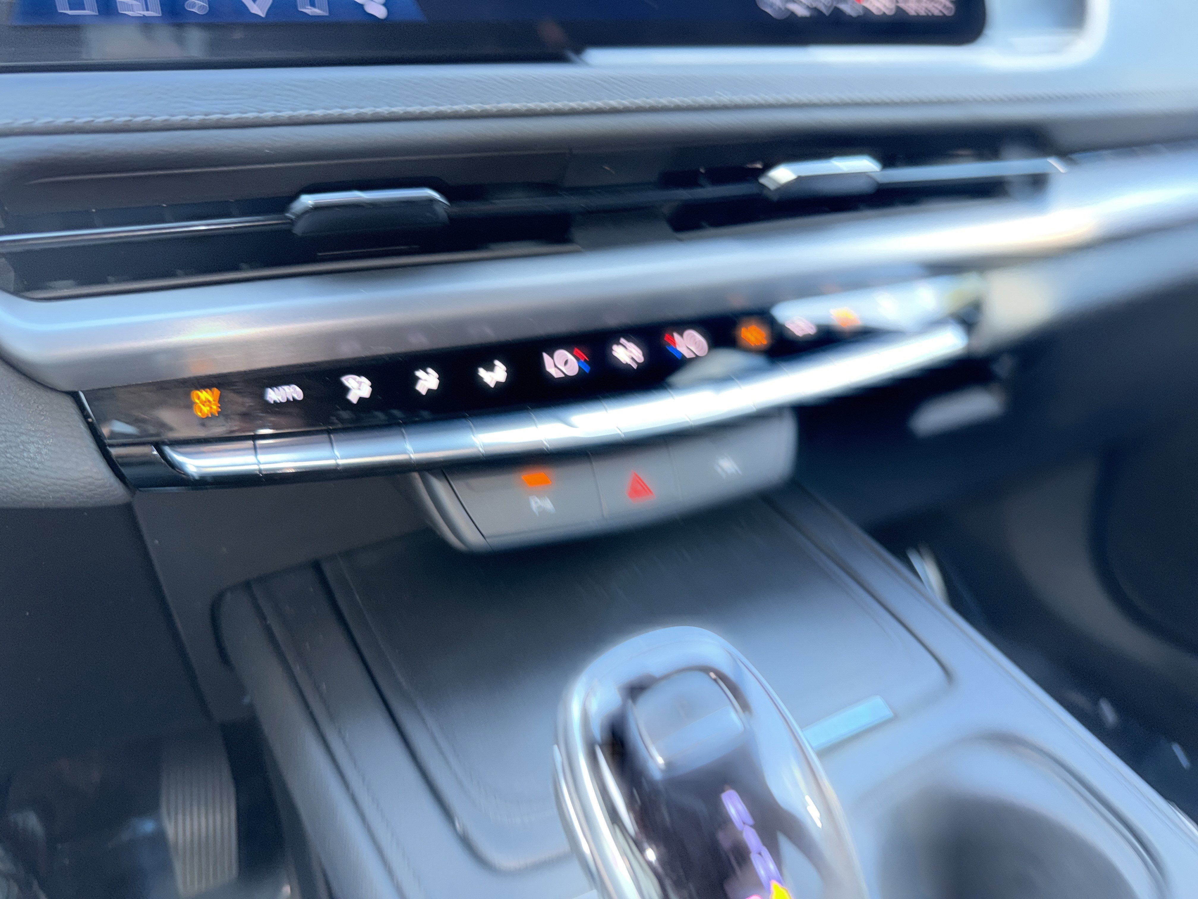 Used 2025 Cadillac XT4 Premium Luxury FWD image 26