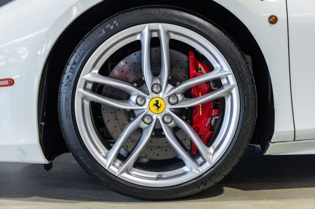 Used 2018 Ferrari 488 Spider RWD image 46