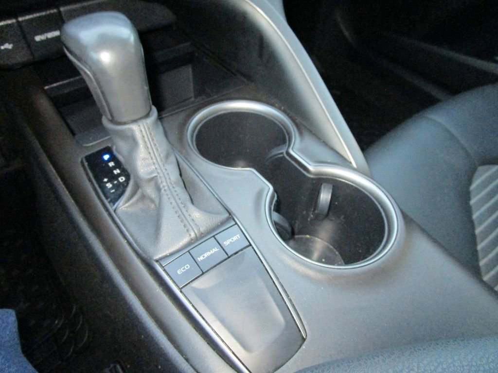 Used 2024 Toyota Camry SE image 30