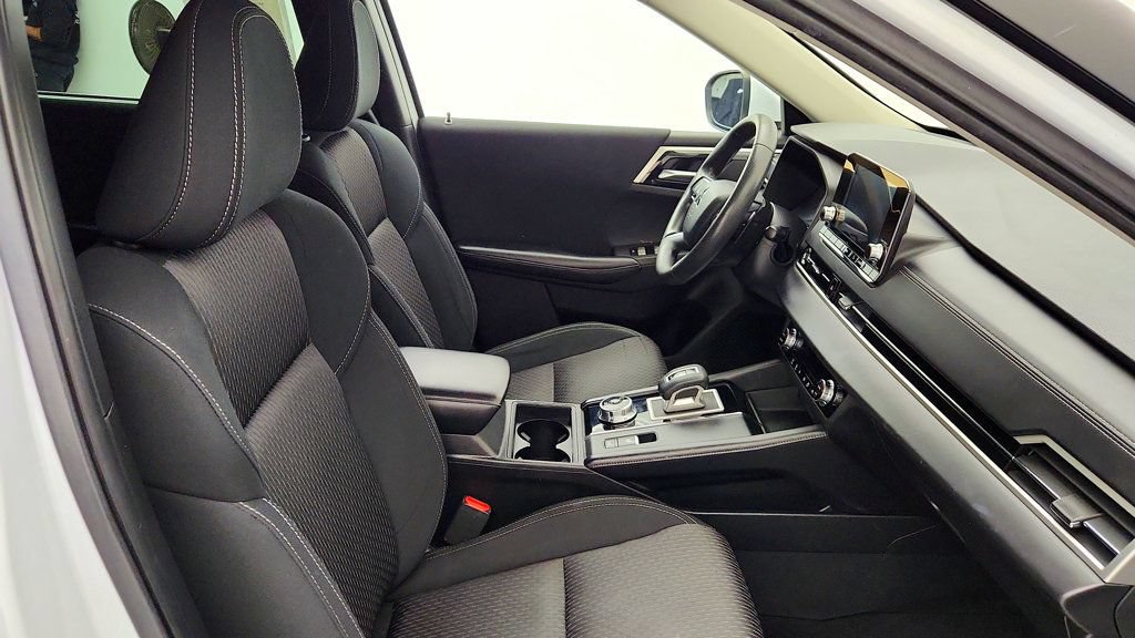 Used 2022 Mitsubishi Outlander ES AWD/4WD image 23