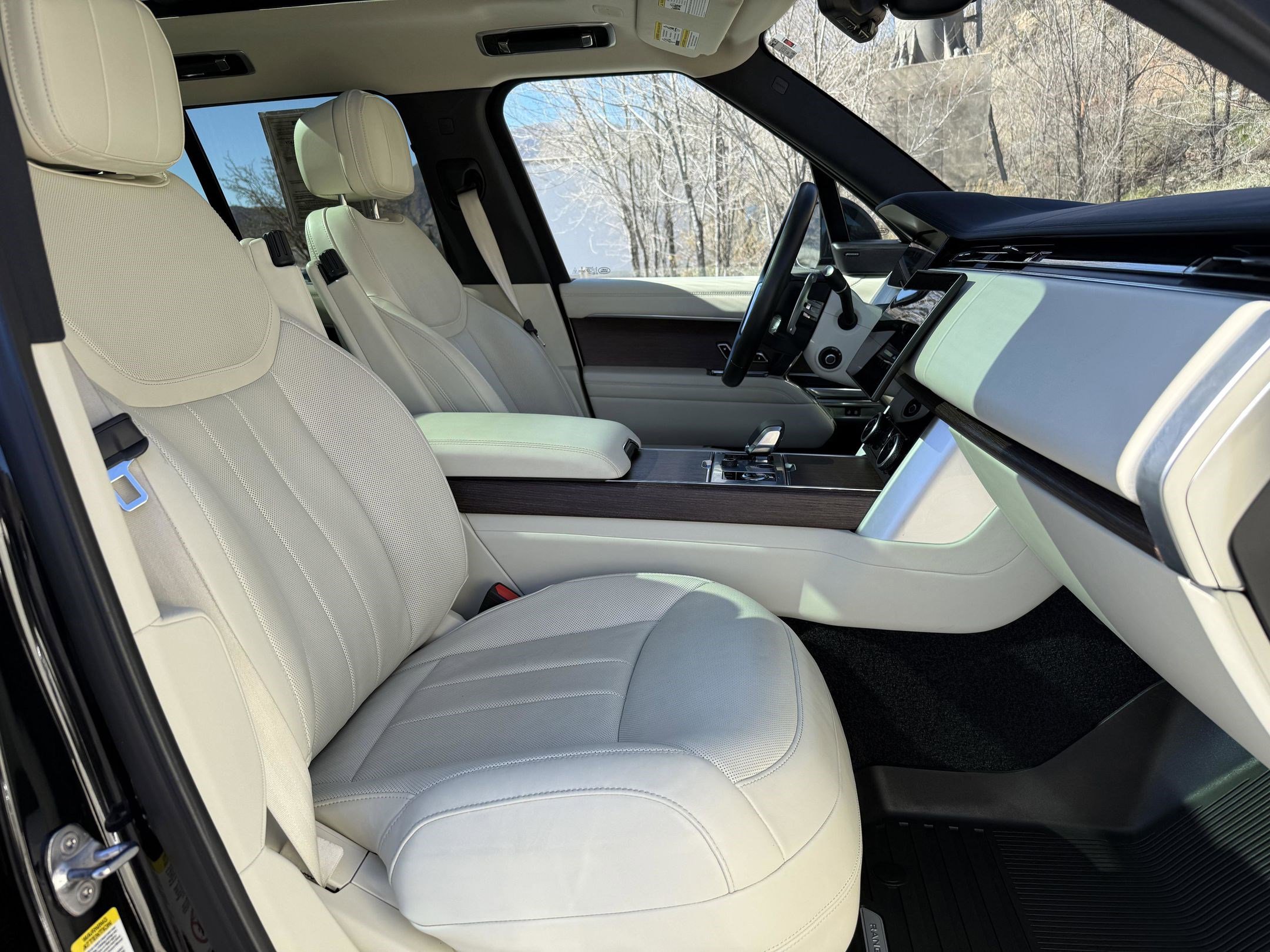 Certified 2023 Land Rover Range Rover SE image 39