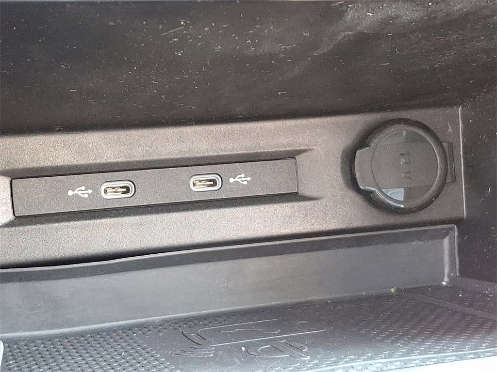 Used 2022 Volkswagen Tiguan SEL R-Line image 27