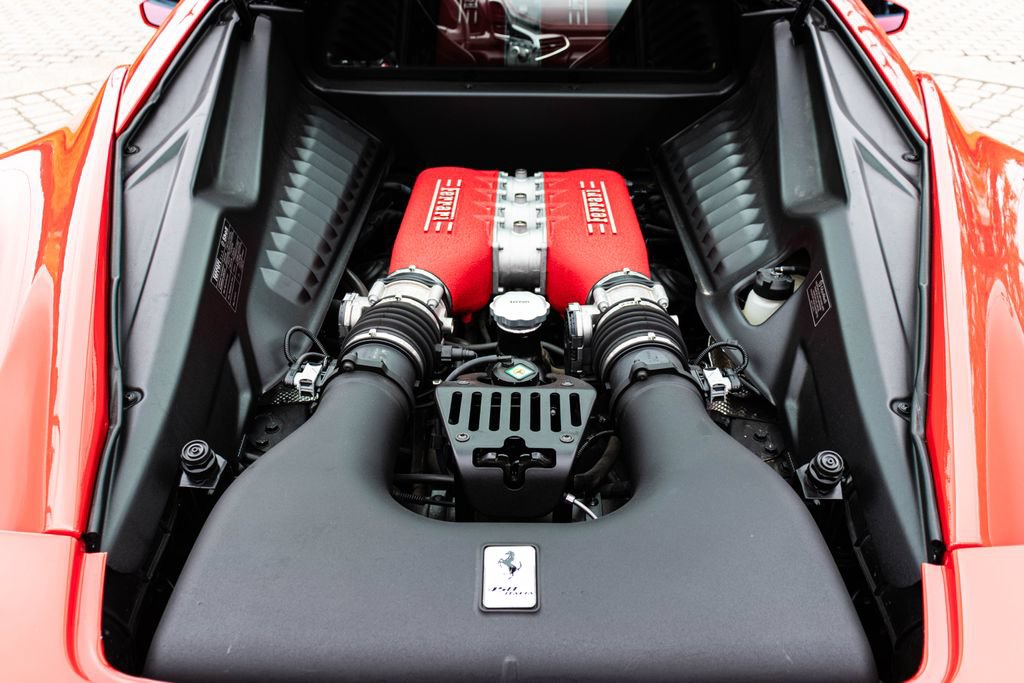Used 2015 Ferrari 458 Italia Coupe RWD image 57