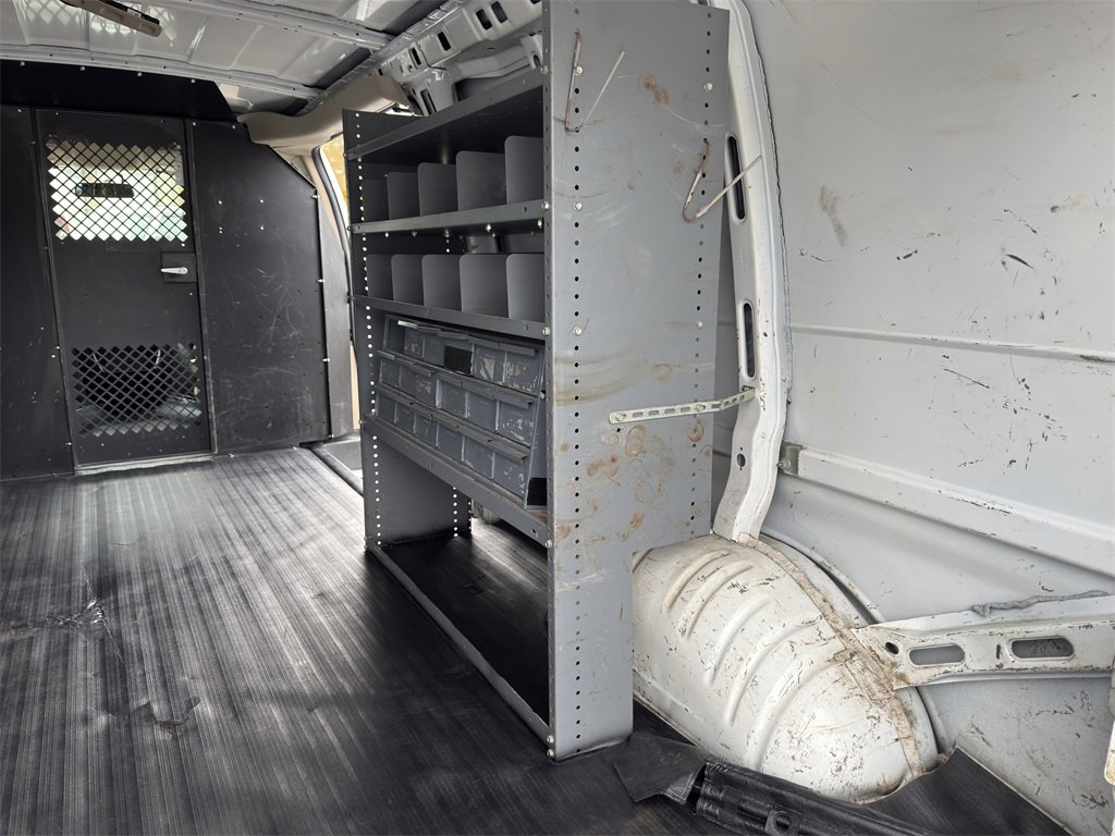 Used 2016 Chevrolet Express 3500 Extended image 17