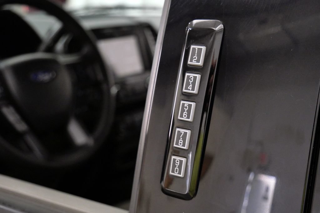 Used 2019 Ford F150 XLT AWD/4WD image 14