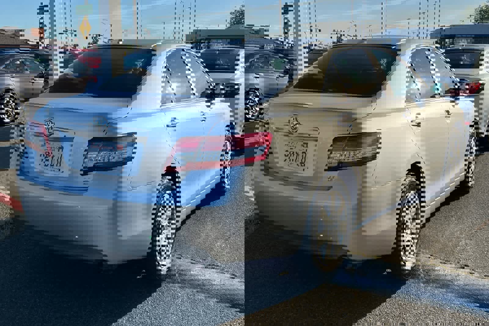 Used 2011 Toyota Camry LE image 4