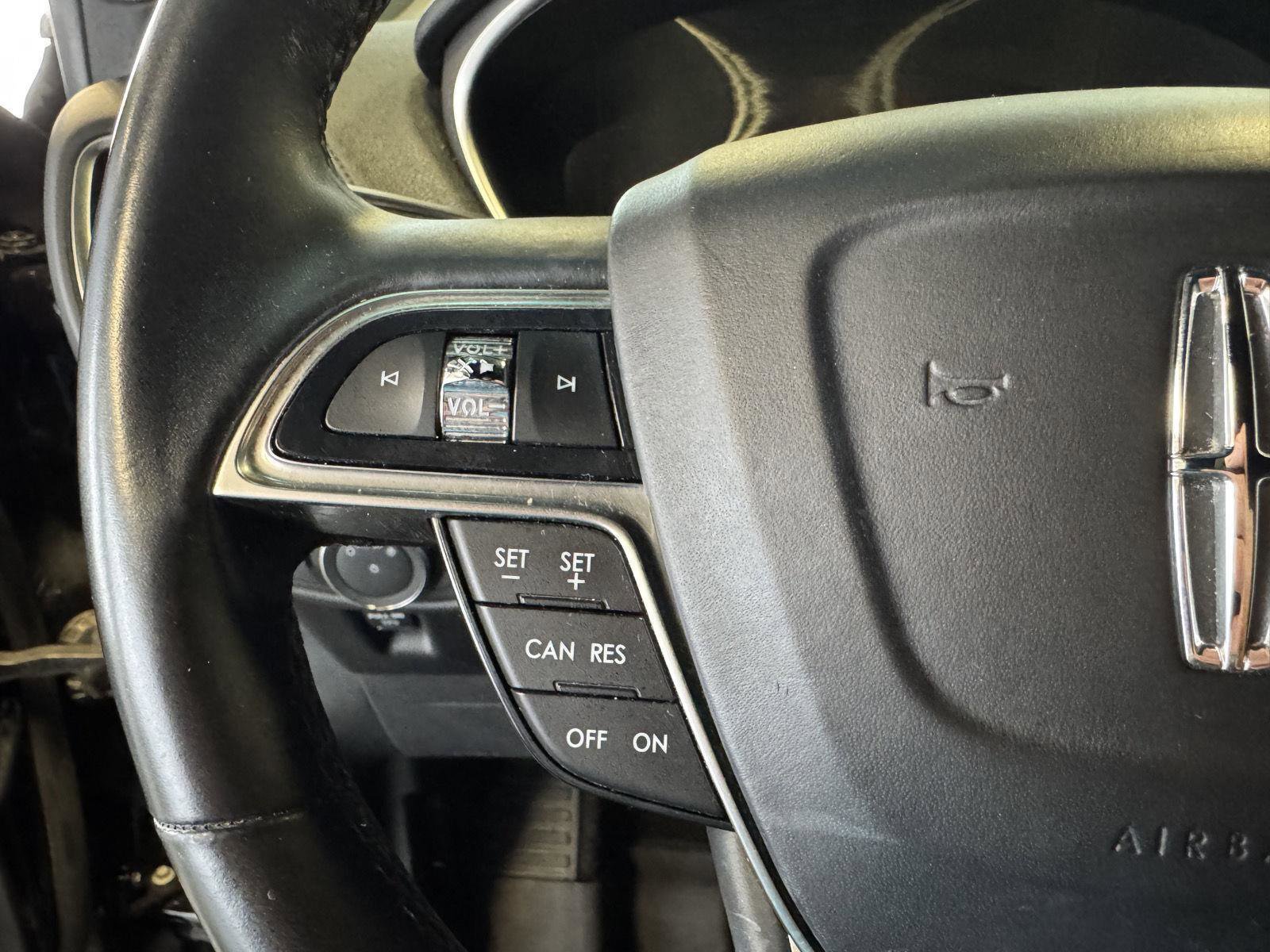 Used 2020 Lincoln Nautilus Reserve w/ Monochromatic Package image 14