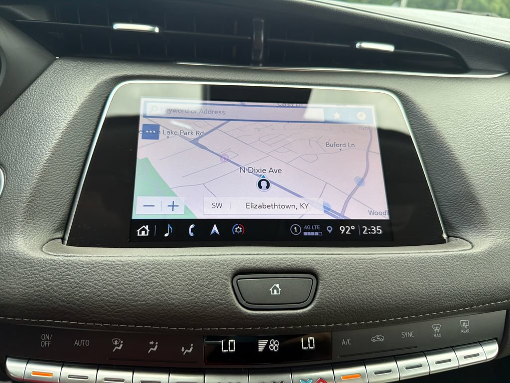 Used 2023 Cadillac XT4 Luxury w/ Cold Weather Package FWD image 23