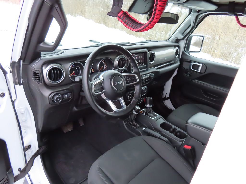 Used 2021 Jeep Wrangler Unlimited Sahara w/ Dual Top Group AWD/4WD image 19