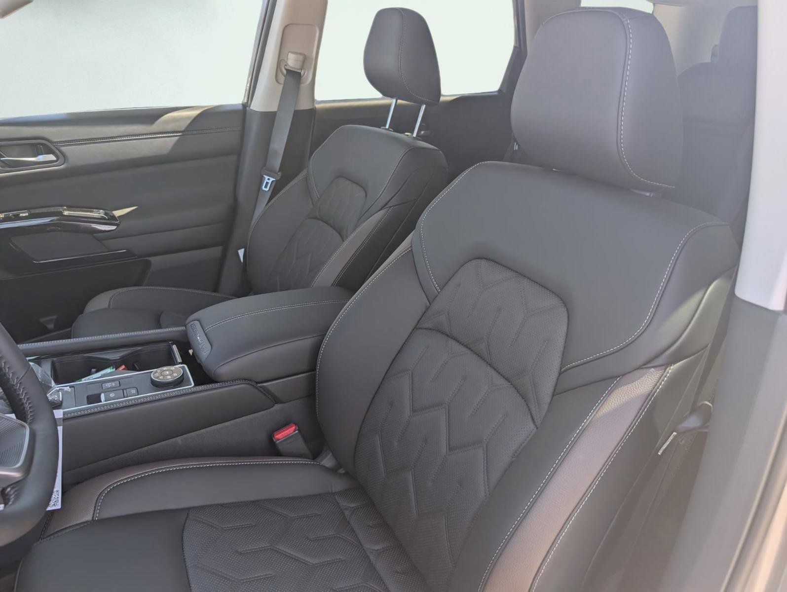 New 2026 Nissan Pathfinder Platinum AWD/4WD image 11