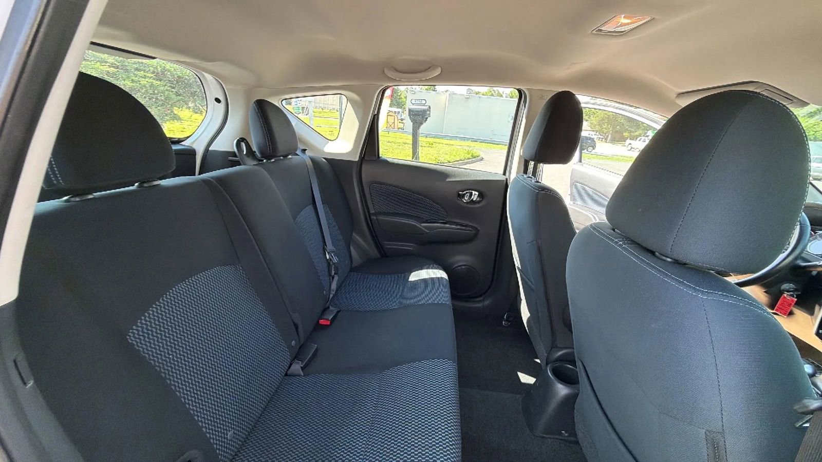 Used 2015 Nissan Versa Note SV FWD image 39