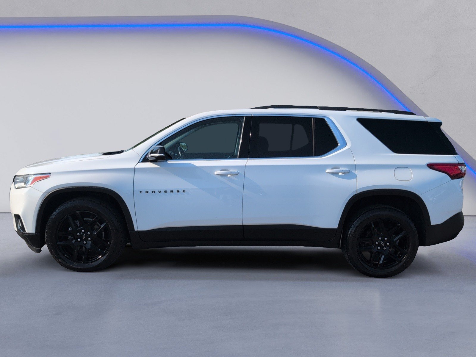 Used 2020 Chevrolet Traverse LT w/ LPO, Blackout Package AWD/4WD image 11