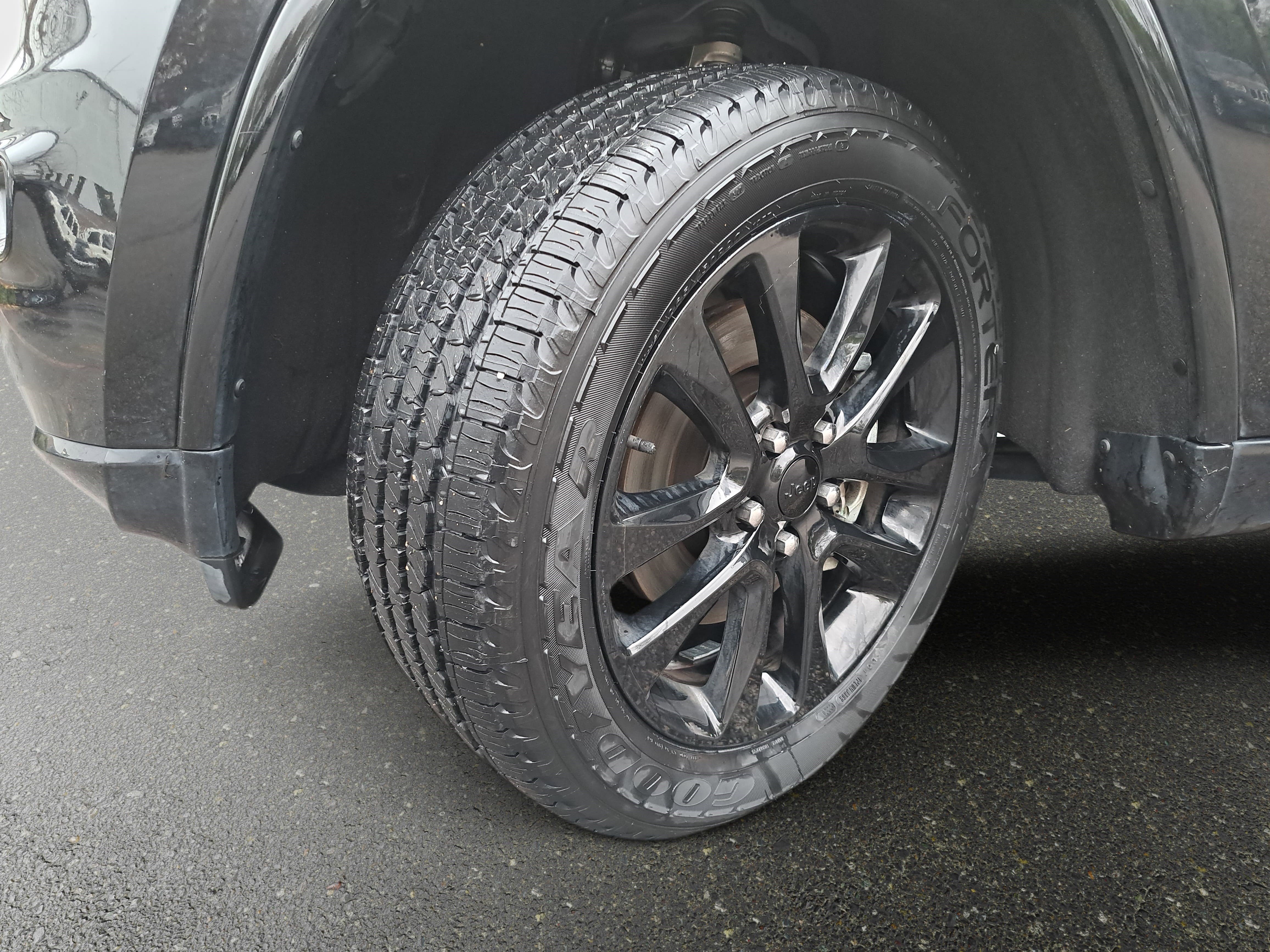 Used 2022 Jeep Grand Cherokee Laredo X image 30