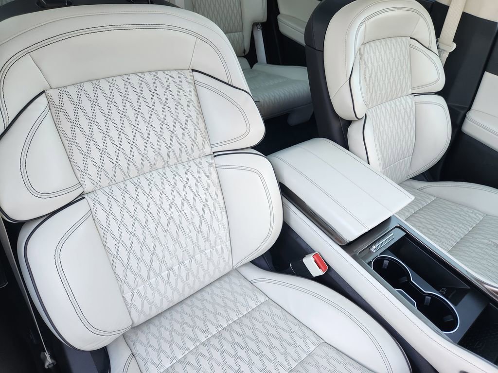 Used 2024 Lincoln Nautilus Black Label w/ Jet Appearance Package (87T) image 19