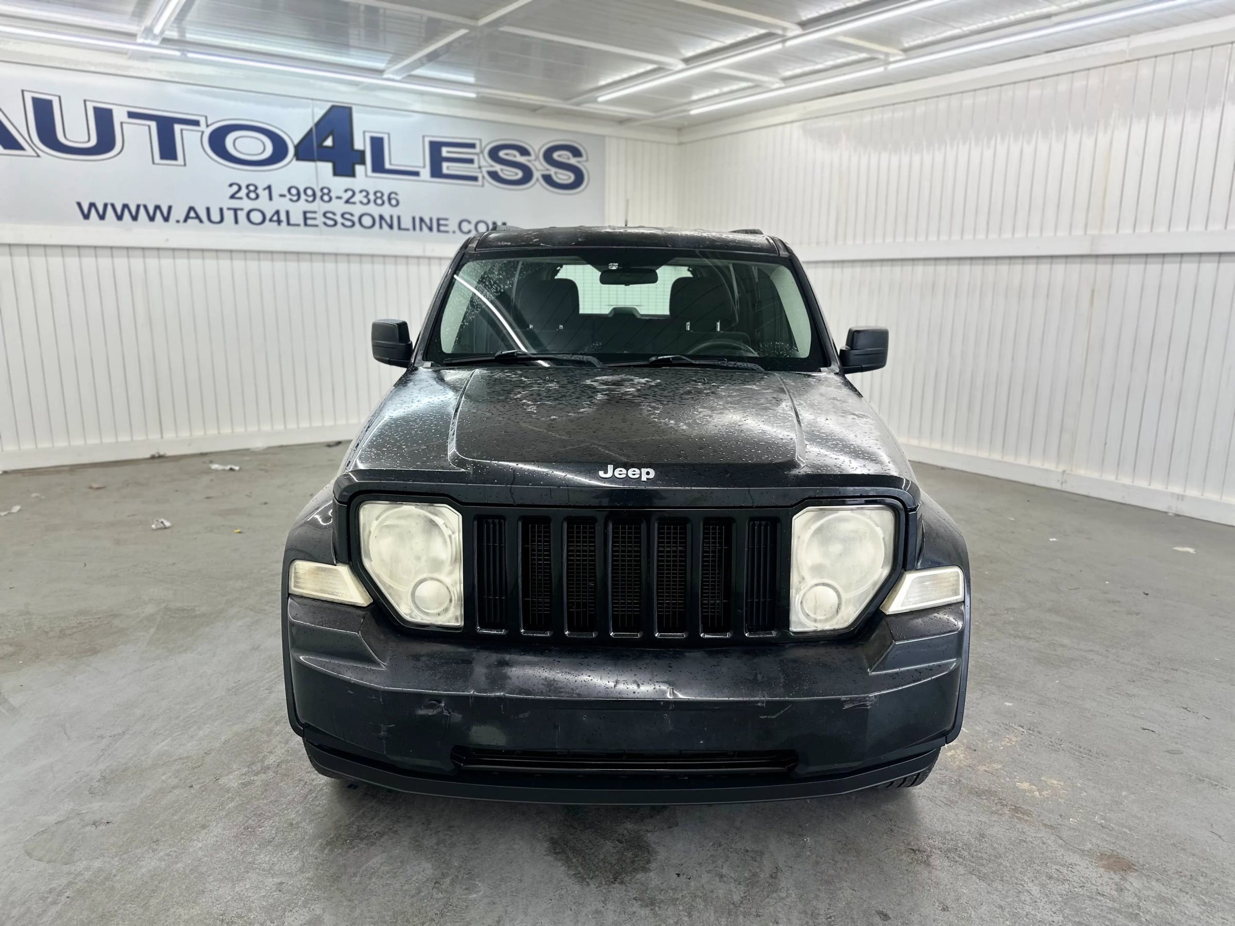 Used 2011 Jeep Liberty Sport image 3