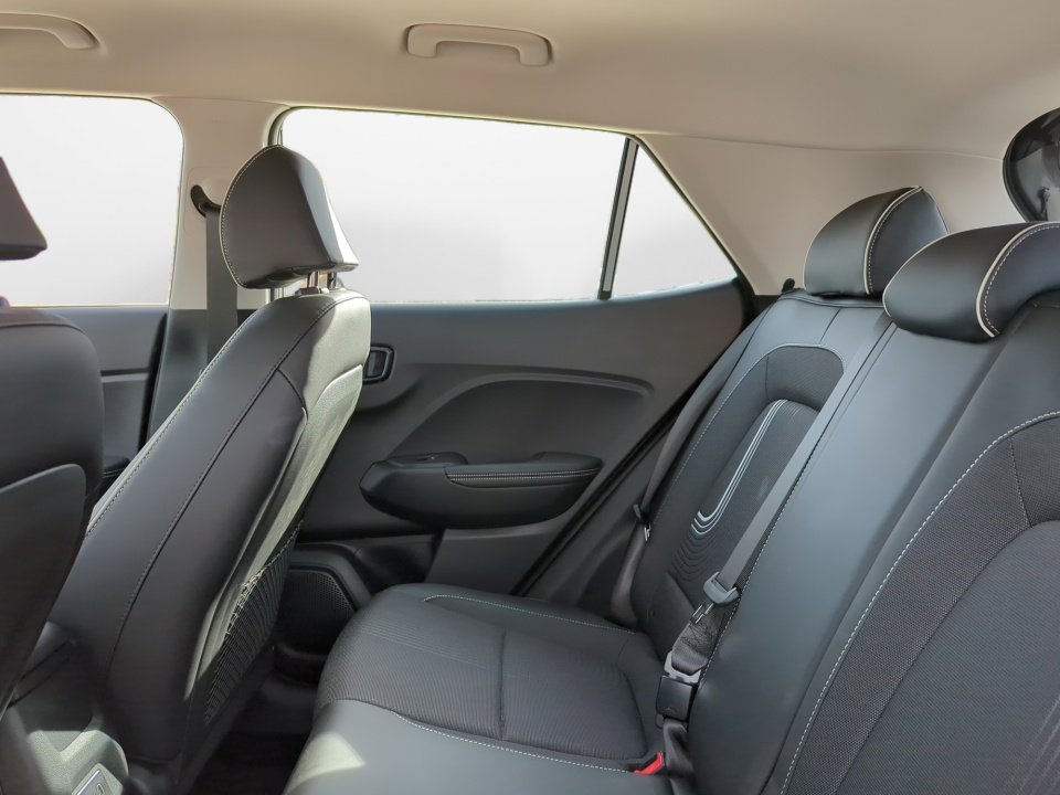 Certified 2025 Hyundai Venue Limited image 15