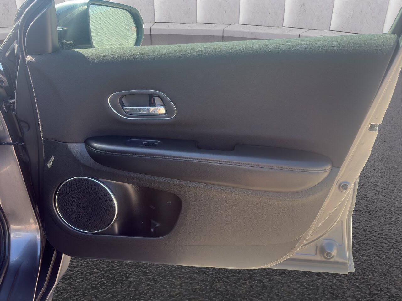 Used 2016 Honda HR-V EX image 13