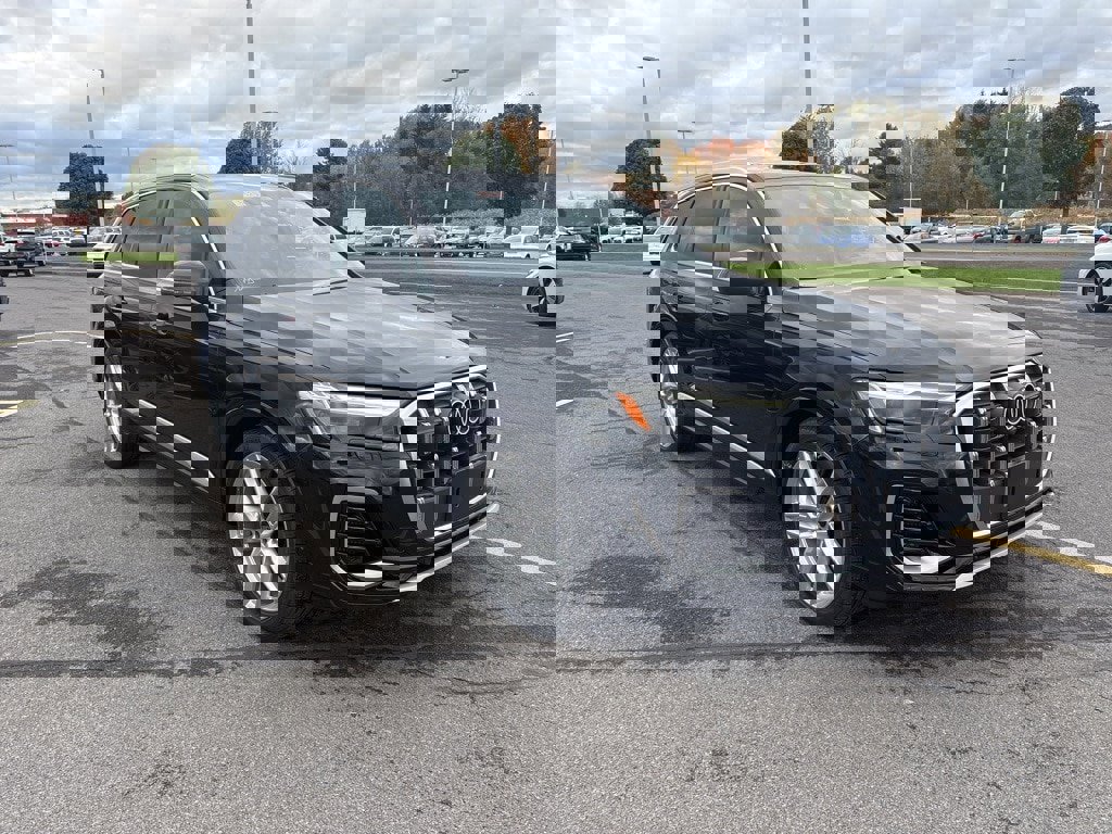 New 2025 Audi Q7 3.0T Premium Plus