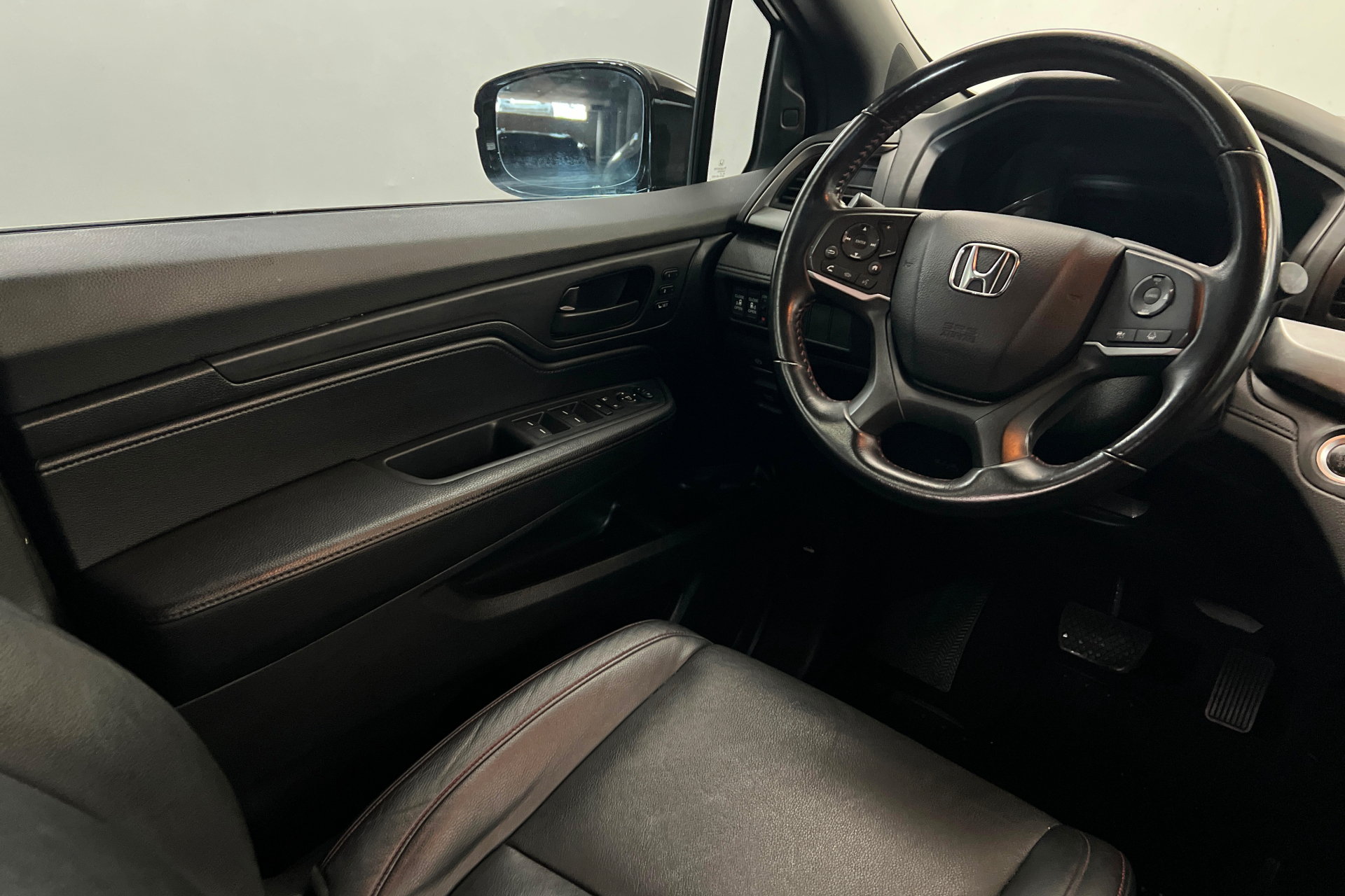 Used 2023 Honda Odyssey Sport image 12