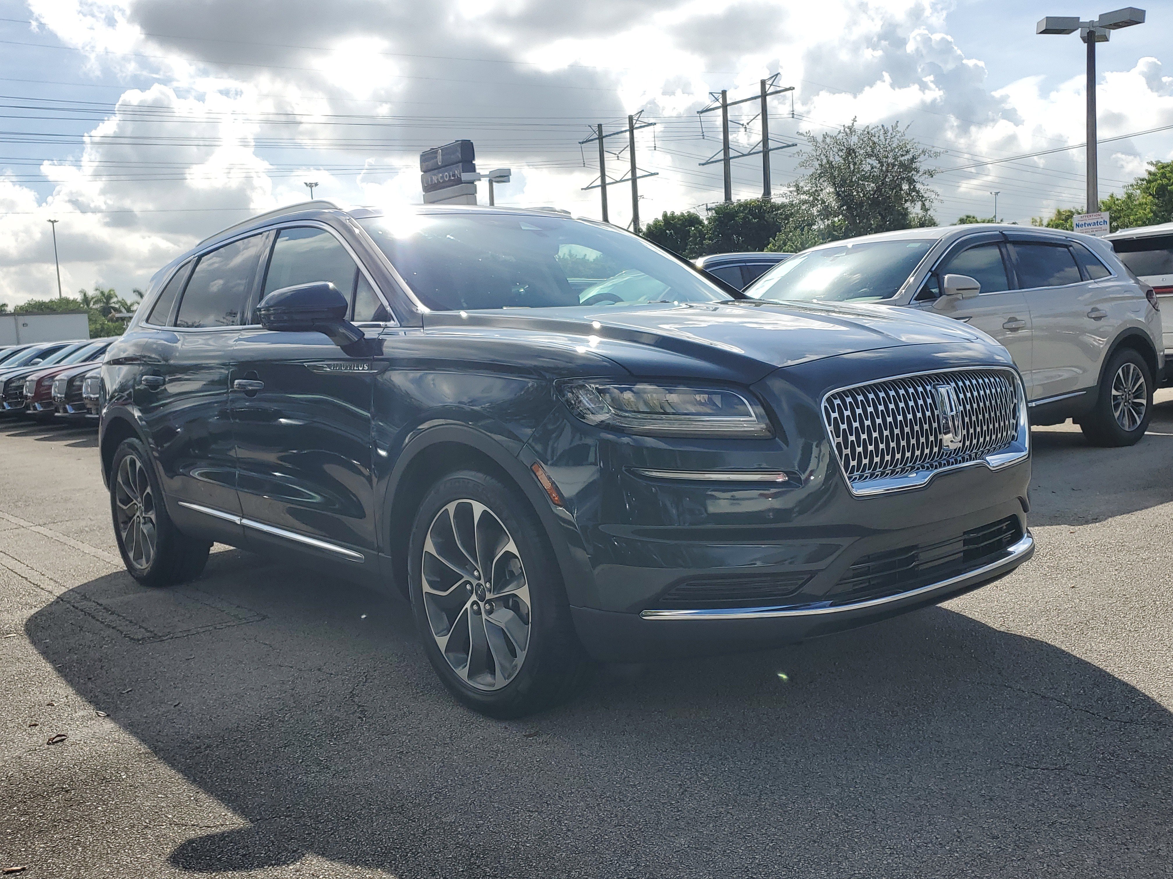 Certified 2021 Lincoln Nautilus Reserve image 24