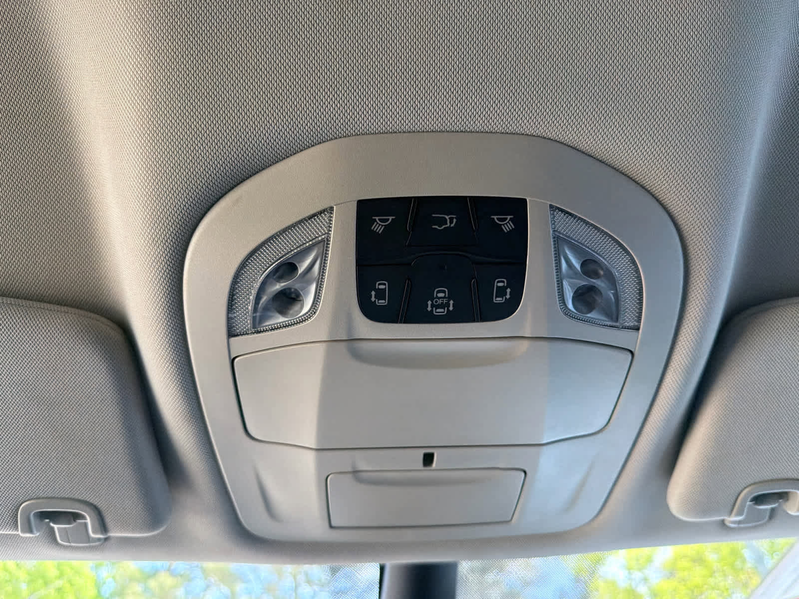Used 2024 Chrysler Pacifica Touring-L FWD image 30