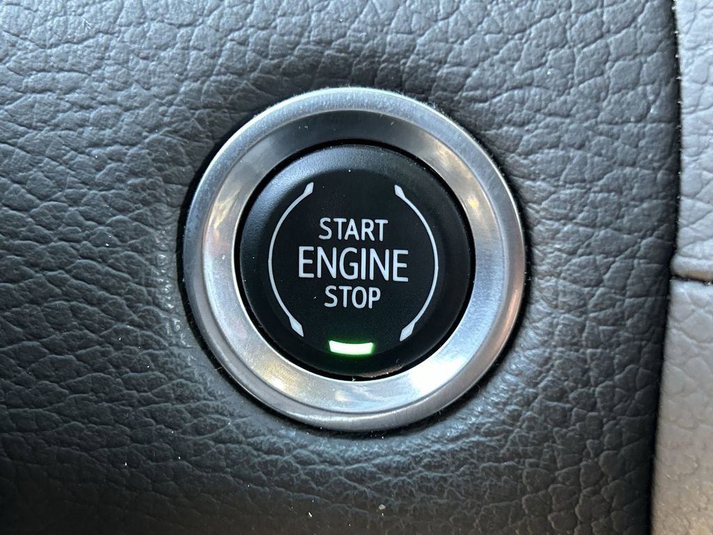 Used 2021 GMC Yukon XL Denali image 17