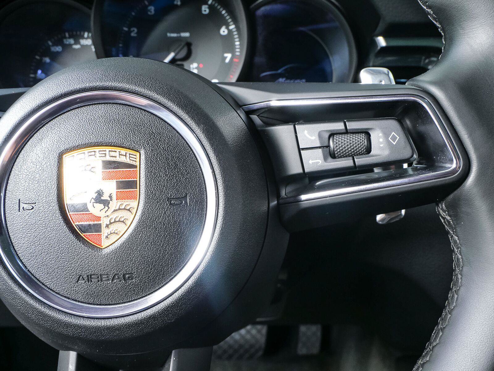 Certified 2025 Porsche Macan Turbo AWD/4WD image 12