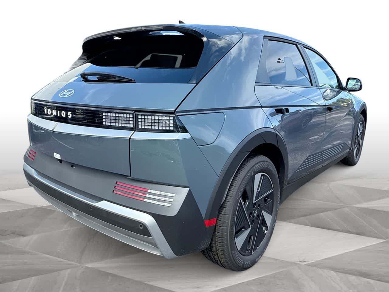 New 2025 Hyundai Ioniq 5 SE RWD image 8