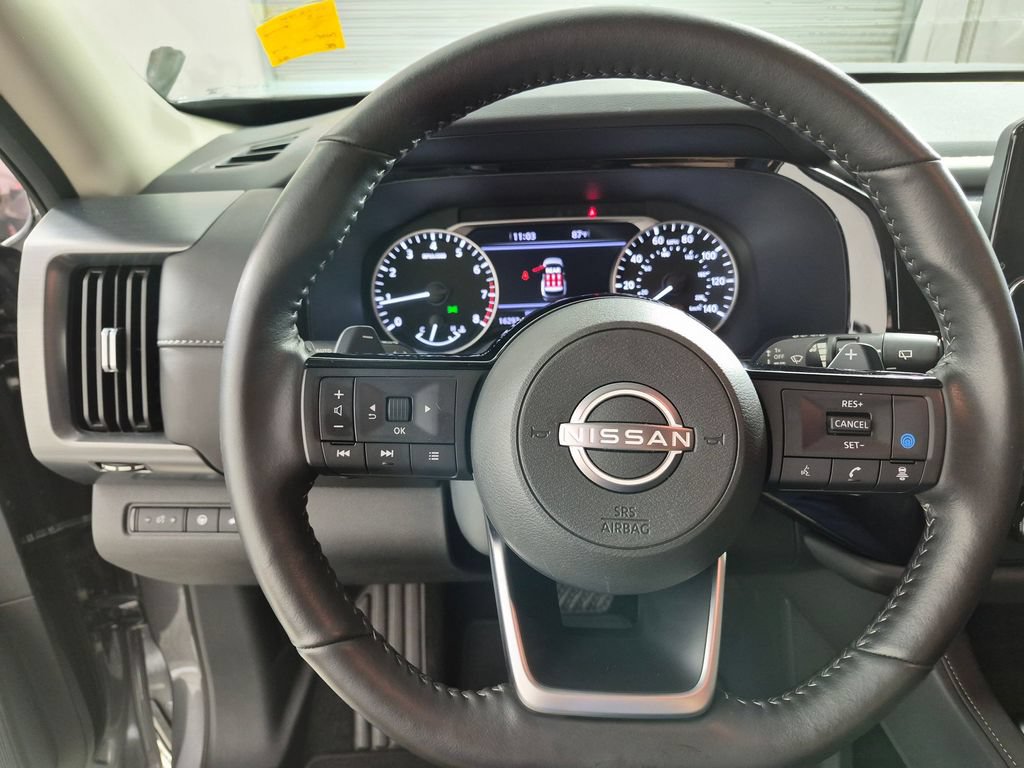 Used 2025 Nissan Pathfinder SL FWD image 13
