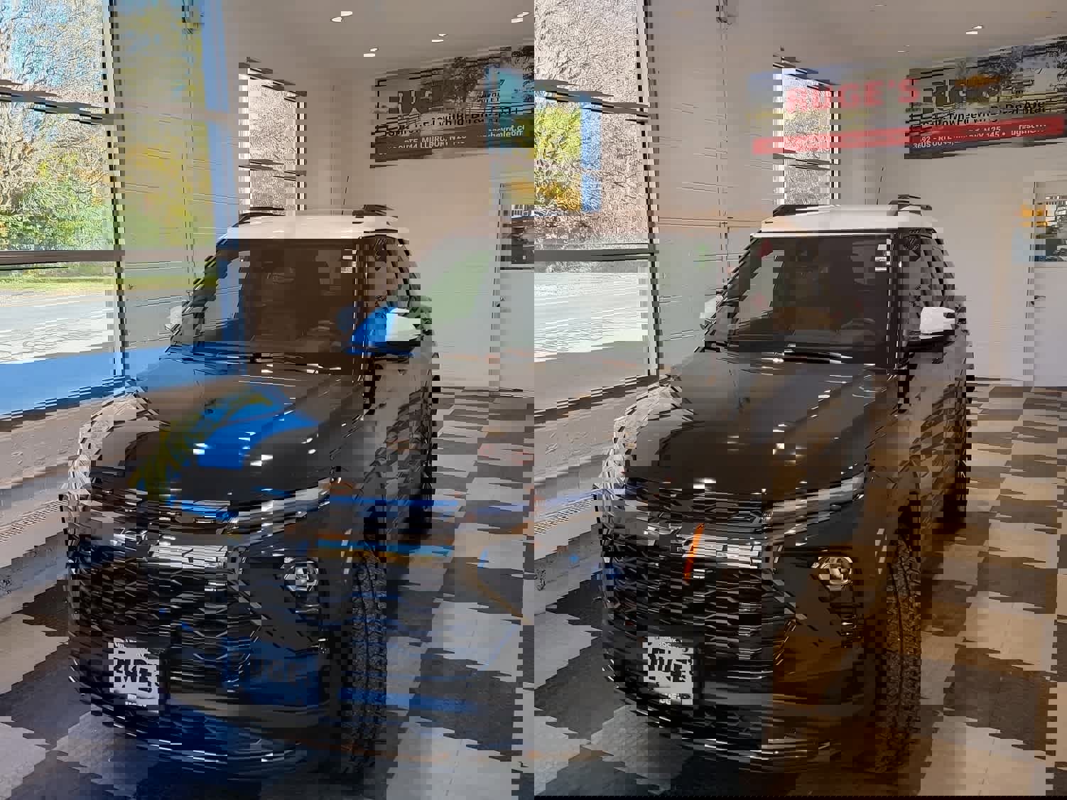 Used 2025 Chevrolet TrailBlazer ACTIV w/ Convenience Package image 2