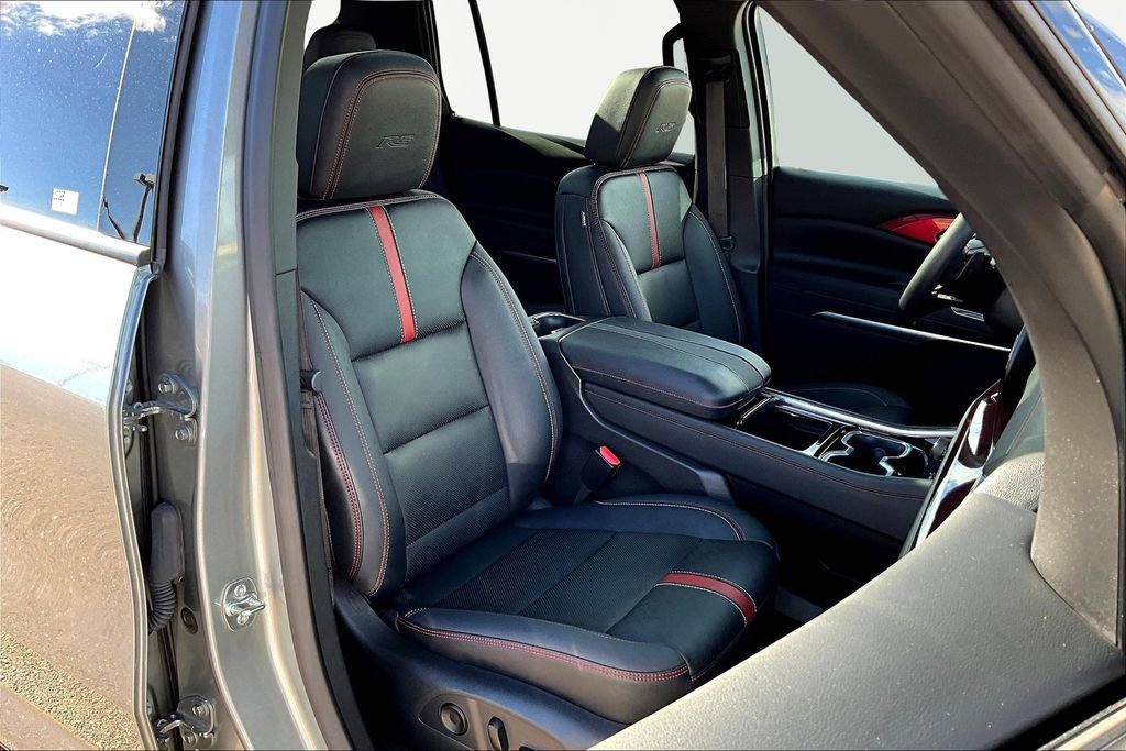 Used 2024 Chevrolet Traverse RS w/ LPO, Floor Liner Package image 7