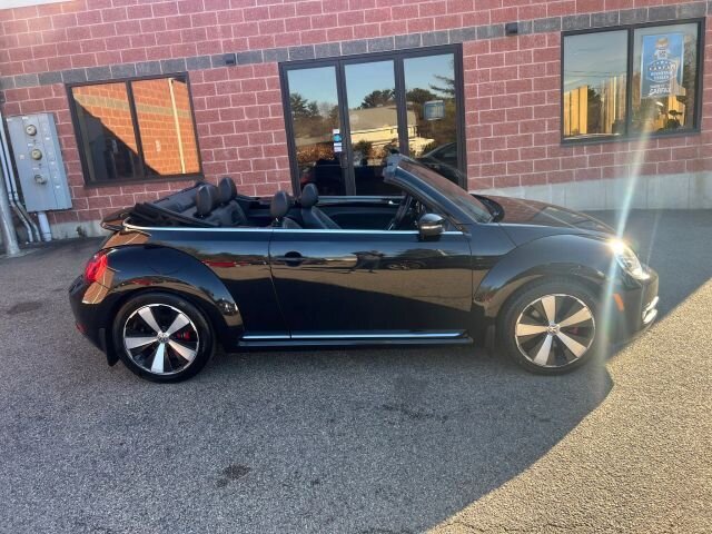 Used 2013 Volkswagen Beetle 2.0T FWD image 14