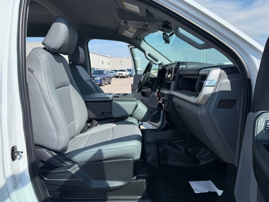 New 2026 Ford F350 XL w/ XL Chrome Package image 16