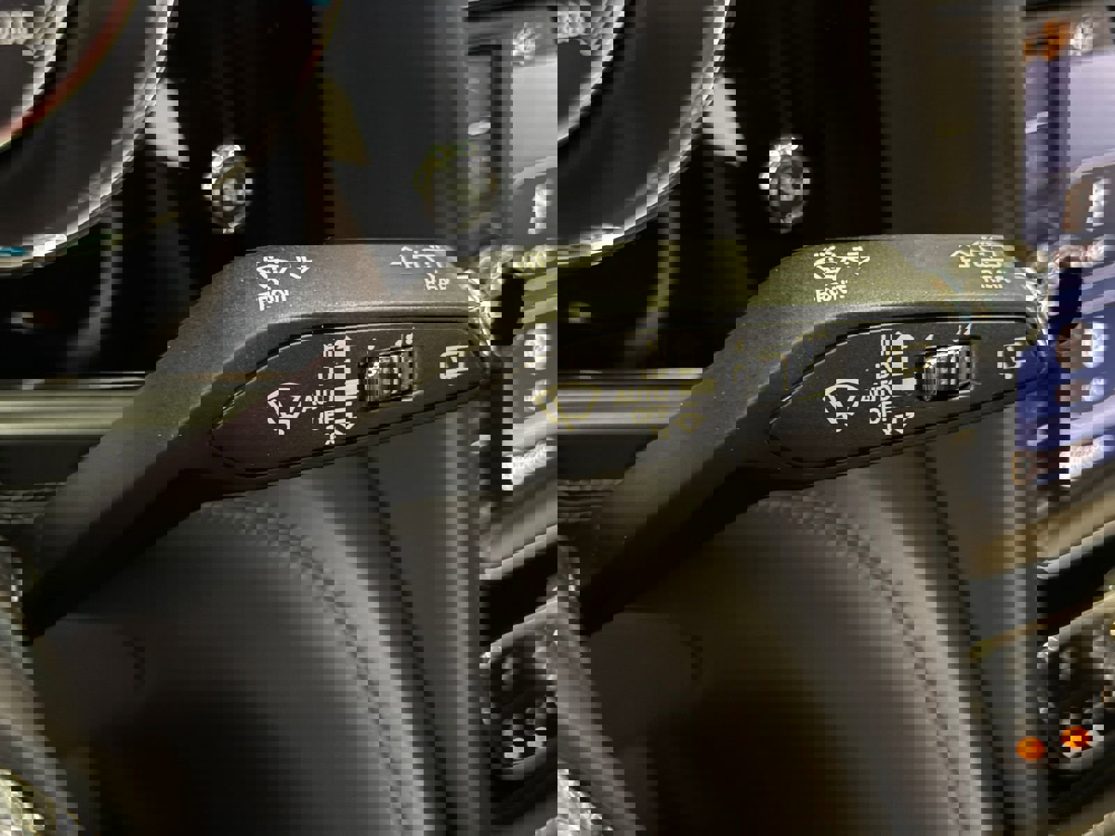 Used 2018 Bentley Bentayga image 85