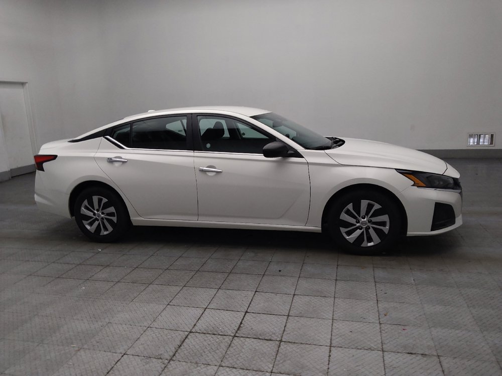 Used 2025 Nissan Altima 2.5 S FWD image 11