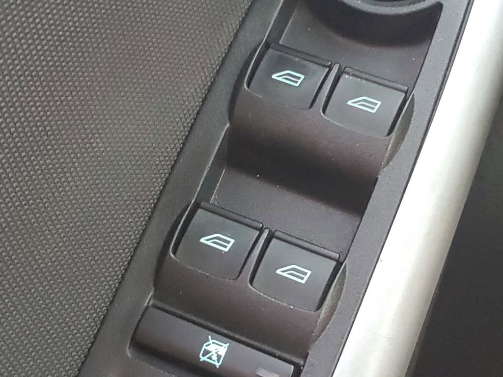 Used 2014 Ford Focus SE w/ Equipment Group 201A image 32