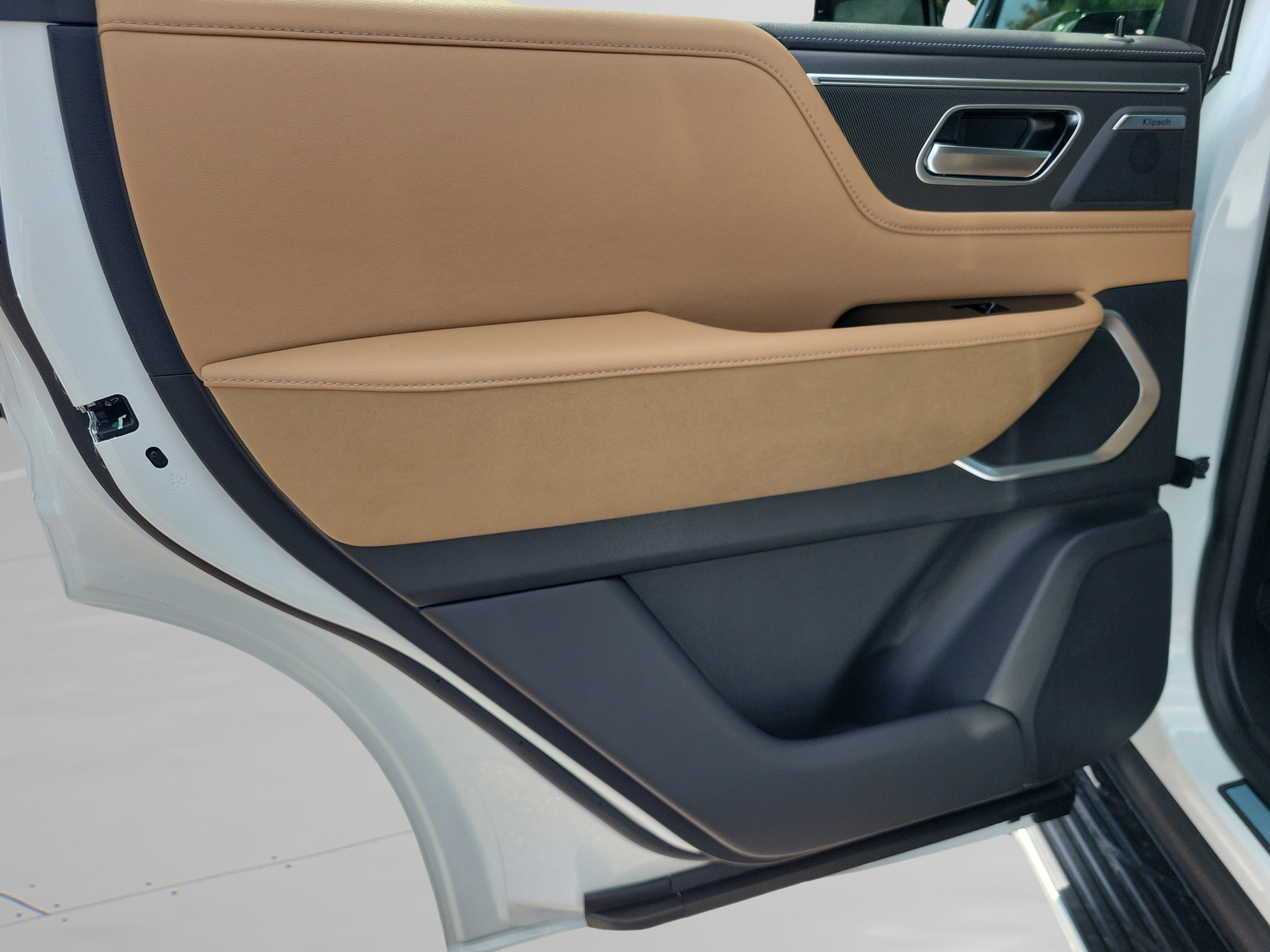 New 2027 INFINITI QX80 Luxe RWD image 25