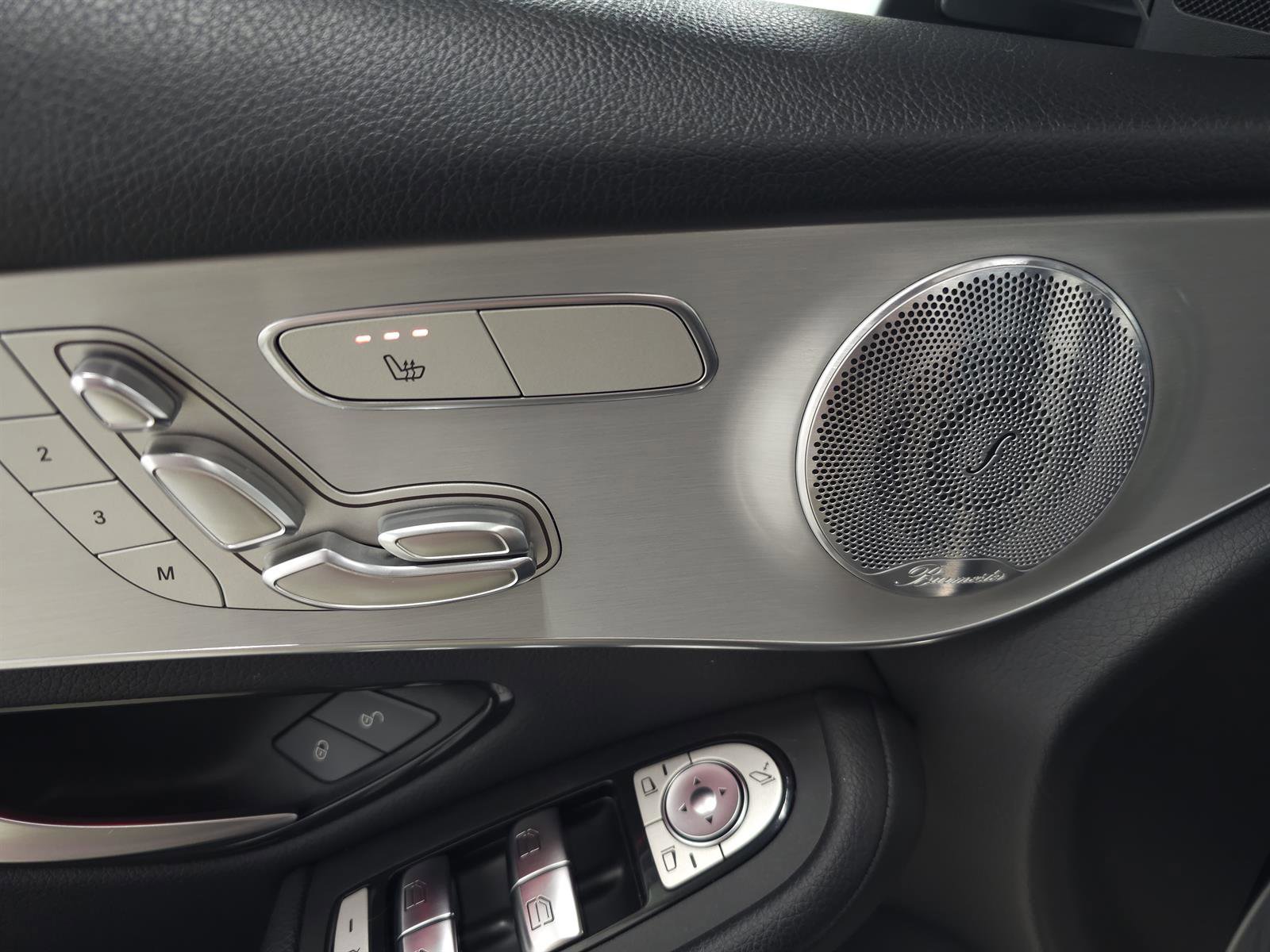 Used 2020 Mercedes-Benz GLC 300 4MATIC image 15