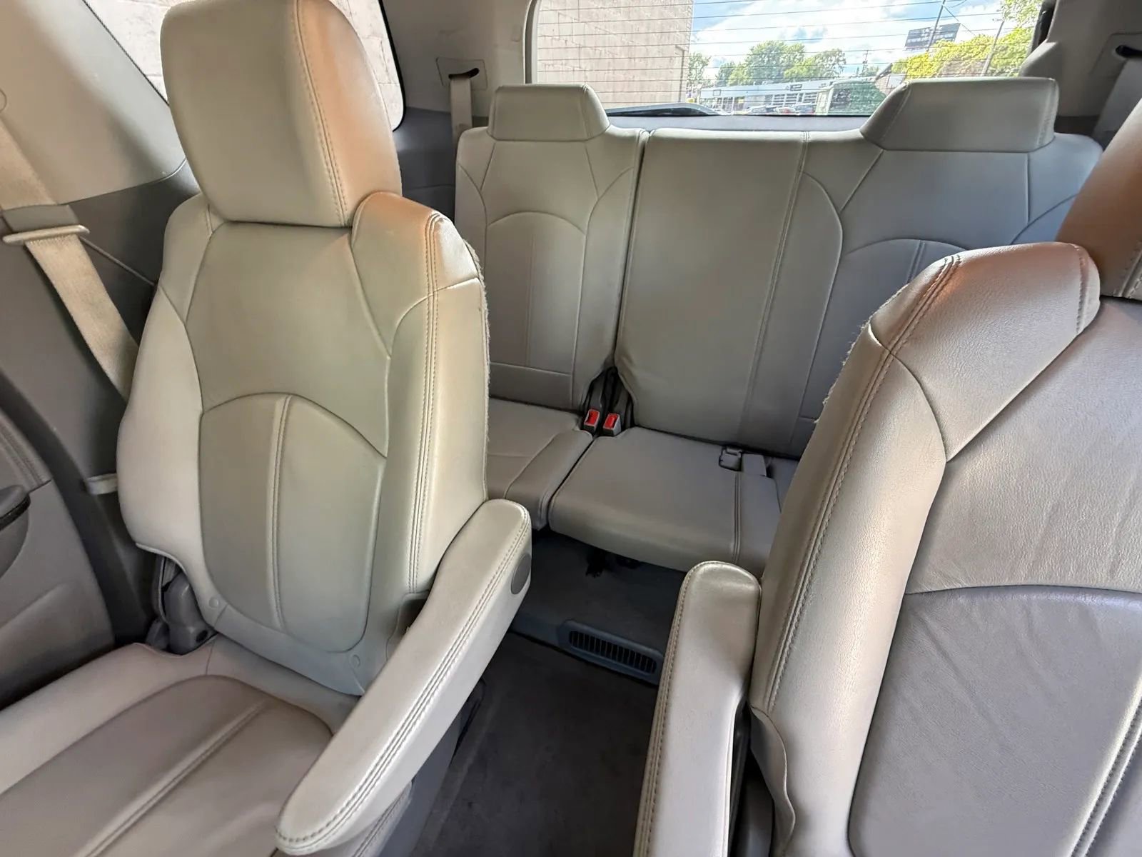 Used 2015 GMC Acadia SLT image 15