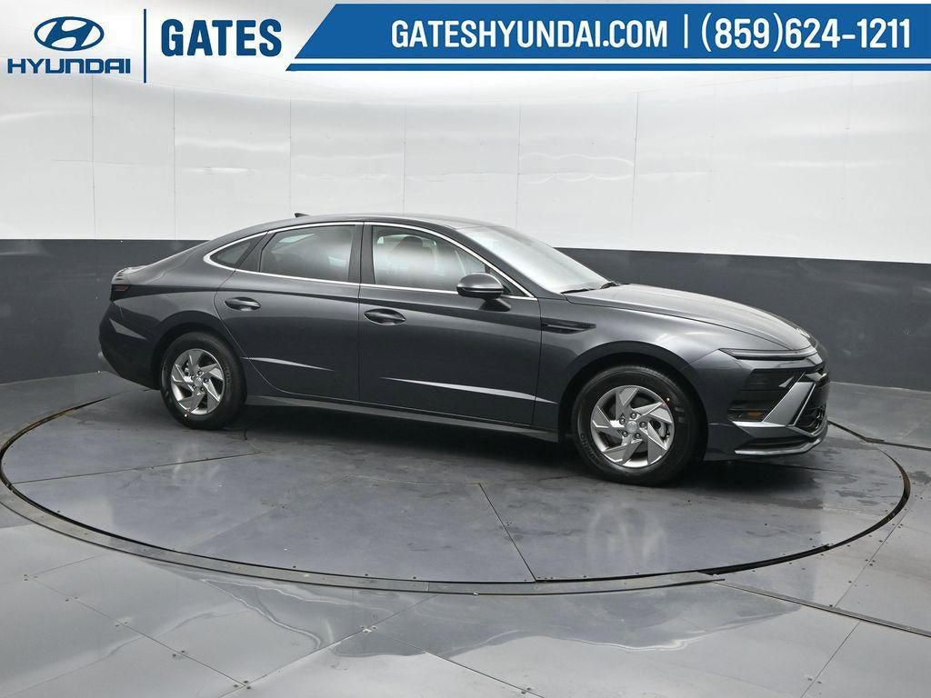 New 2026 Hyundai Sonata SE FWD image 1