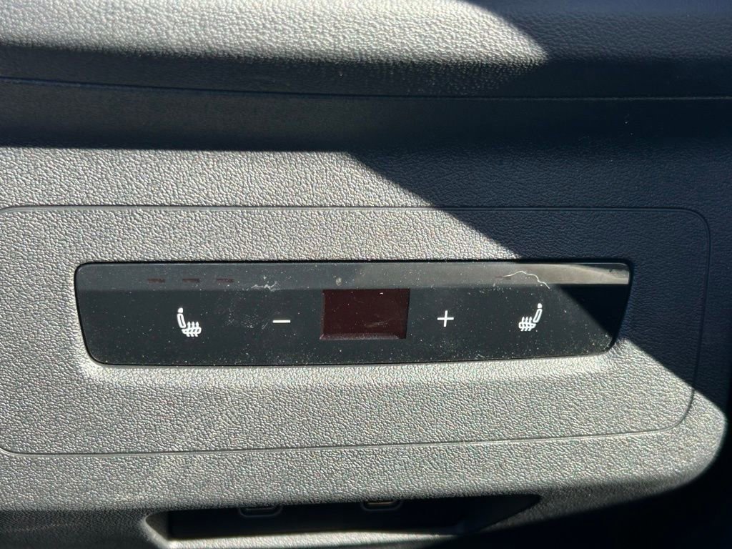 Used 2025 Audi Q6 e-tron Premium w/ Convenience Package image 63