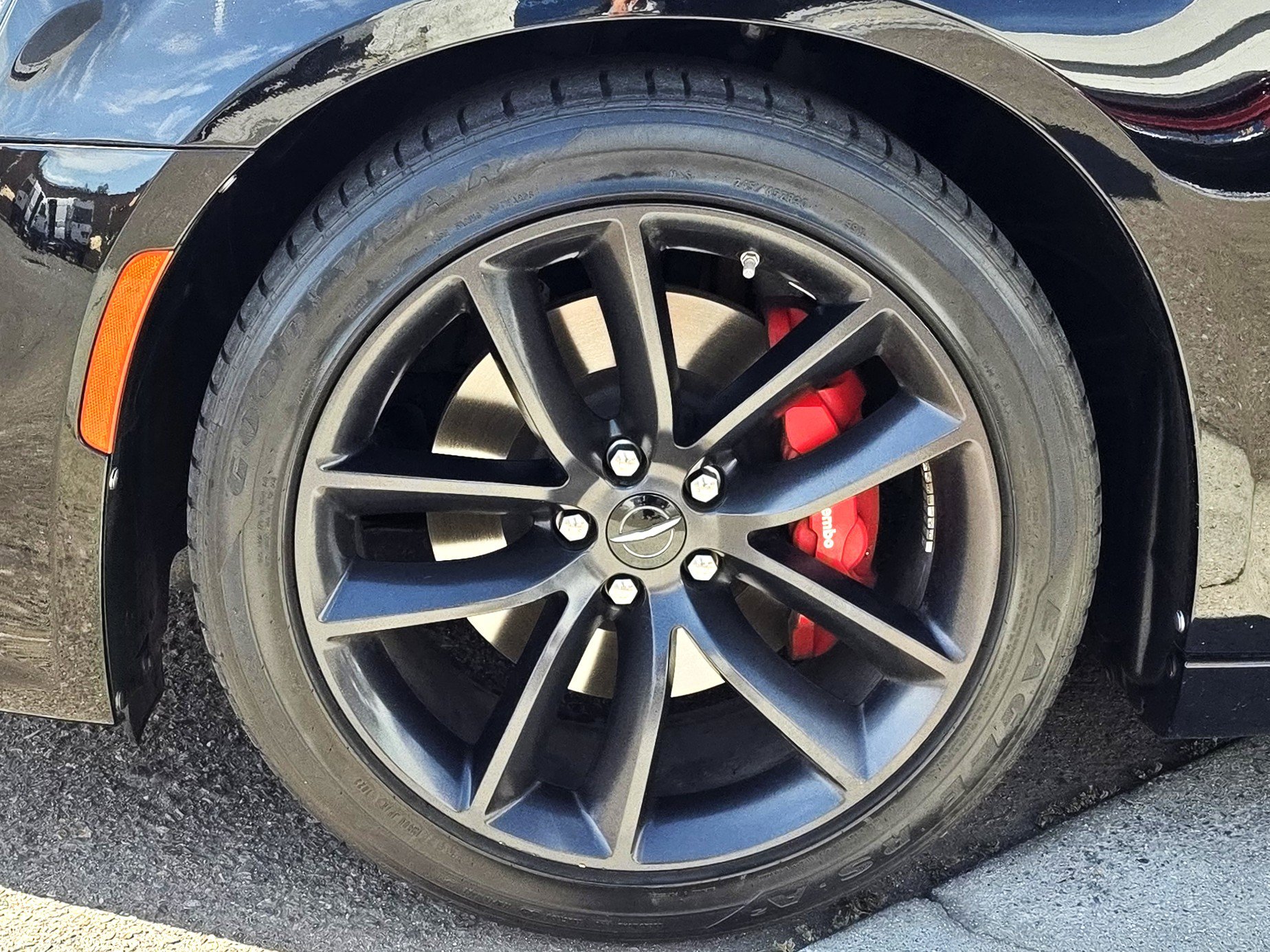 Certified 2023 Chrysler 300 C RWD image 9
