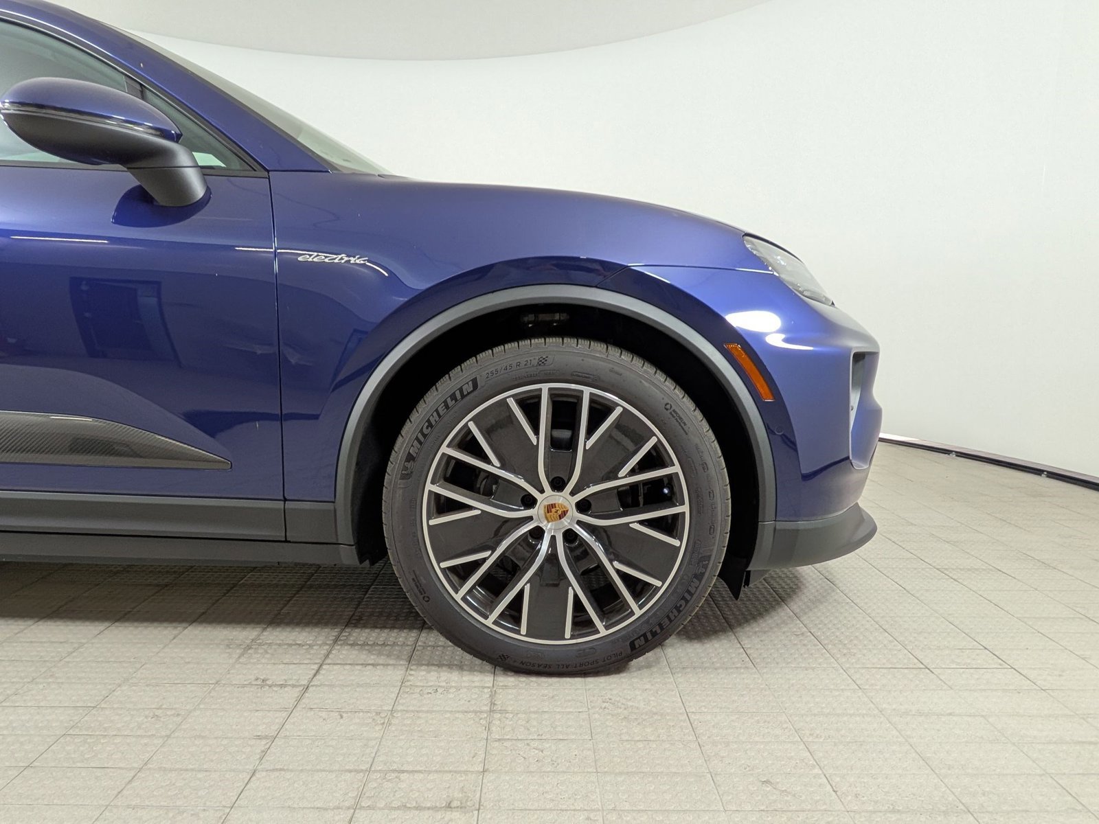 New 2024 Porsche Macan 4 Electric AWD/4WD image 11