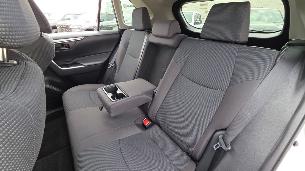 Used 2023 Toyota RAV4 LE FWD image 17