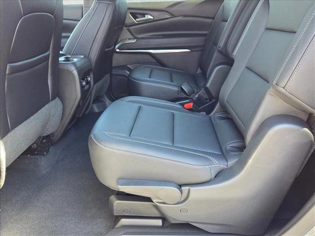 Used 2024 Chevrolet Traverse LT image 18