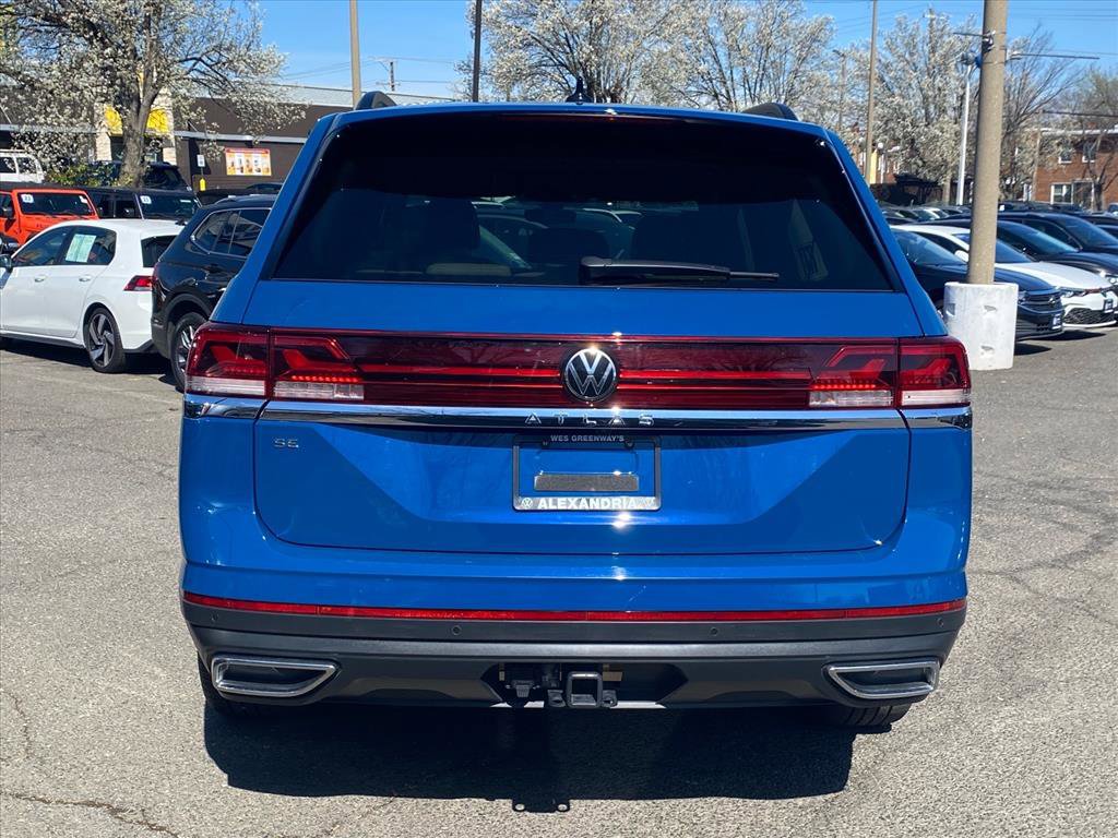 Certified 2025 Volkswagen Atlas SE w/ Panoramic Sunroof Package image 4