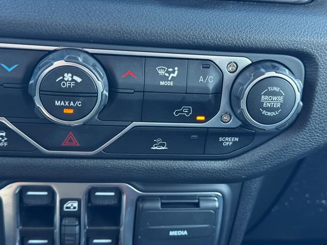 Used 2025 Jeep Wrangler Willys image 36