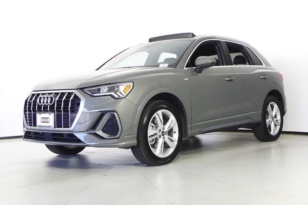 Used 2022 Audi Q3 2.0T Premium Plus w/ Premium Plus Package image 2