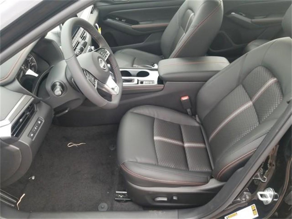 New 2025 Nissan Altima 2.5 SR image 9